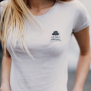 Brandy Melville “I’m only visiting” white T-shirt